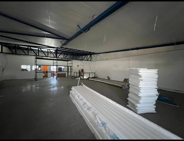 530M² WAREHOUSE TO LET IN STRIJDOMPARK